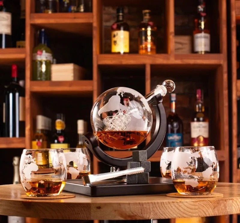 Set Decantor Whisky cu Accesorii si 4 Pahare Evoora NoirSpirits