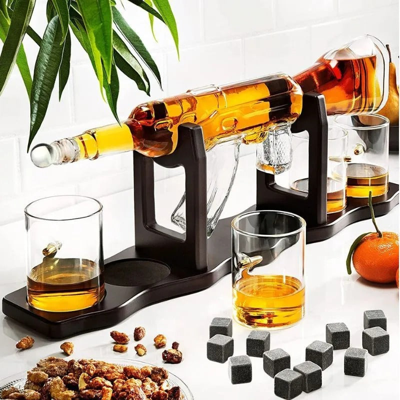 Set Decantor Whisky cu Accesorii si 4 Pahare cu Glont Evoora WarSpirits, Mitraliera AK47