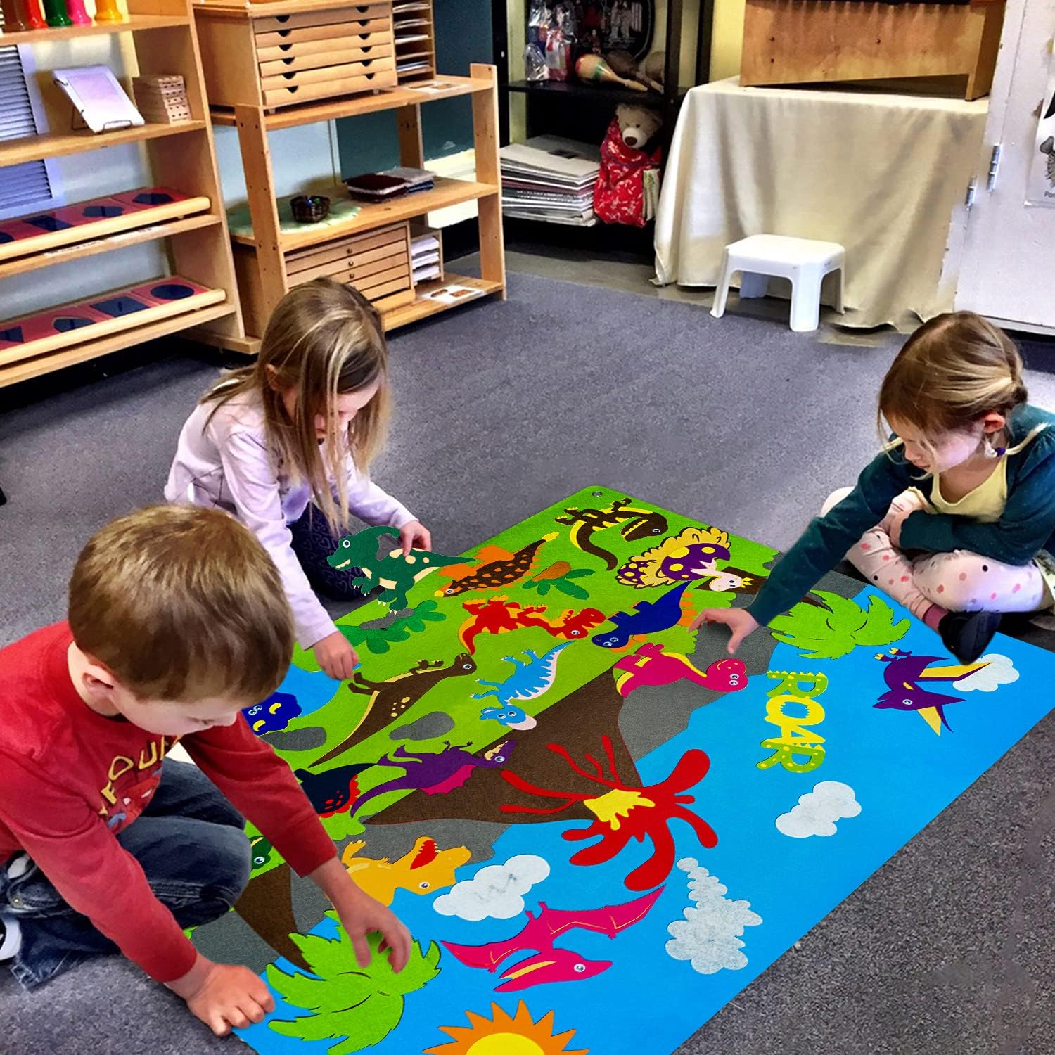 Joc Interactiv si Creativ pentru Copii Montessori Evoora PlayFelt Lumea Dinozaurilor